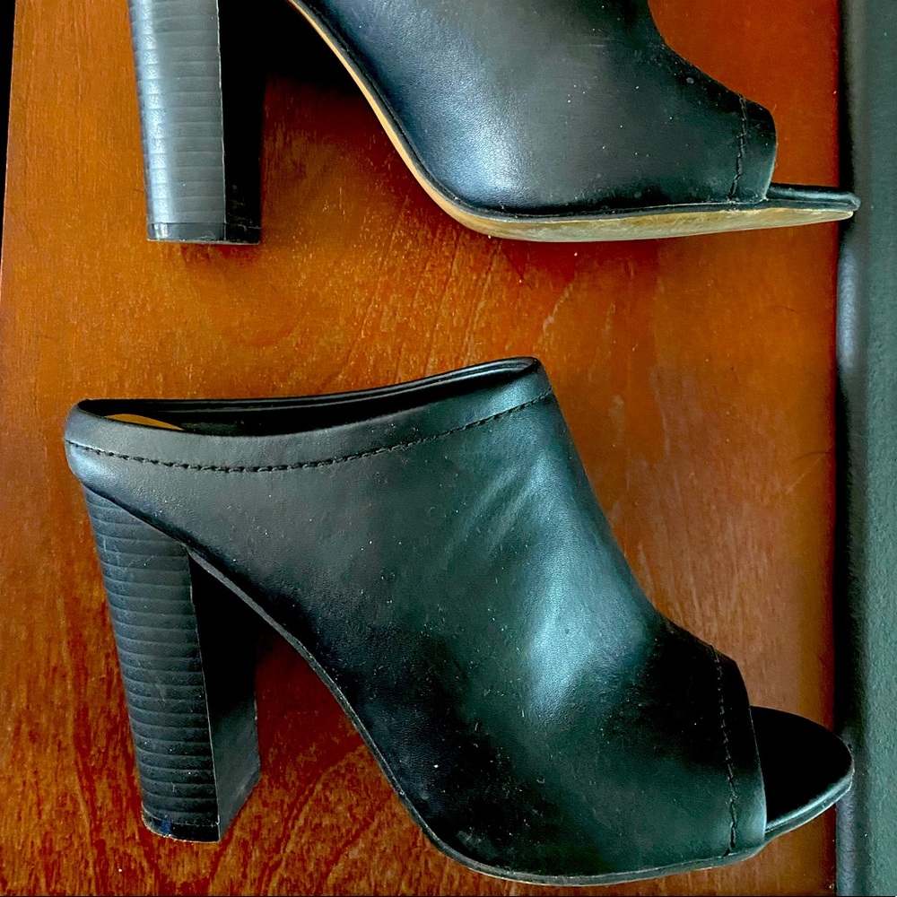 Black sandal heels